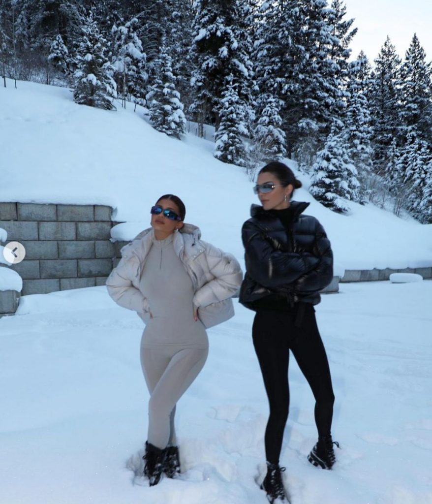 Kendall y Kylie Jenner dan la bienvenida al 2021 en Aspen