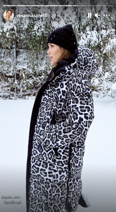 ¡De la nieve a la ciudad! Rosanna Zanetti lleva el abrigo más salvaje que querrás copiar