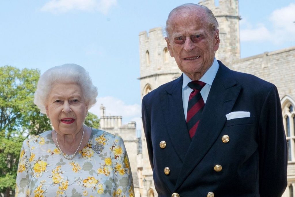 Su capa de armiño, su diario... El duque de Edimburgo revive en una nueva exposición en Windsor