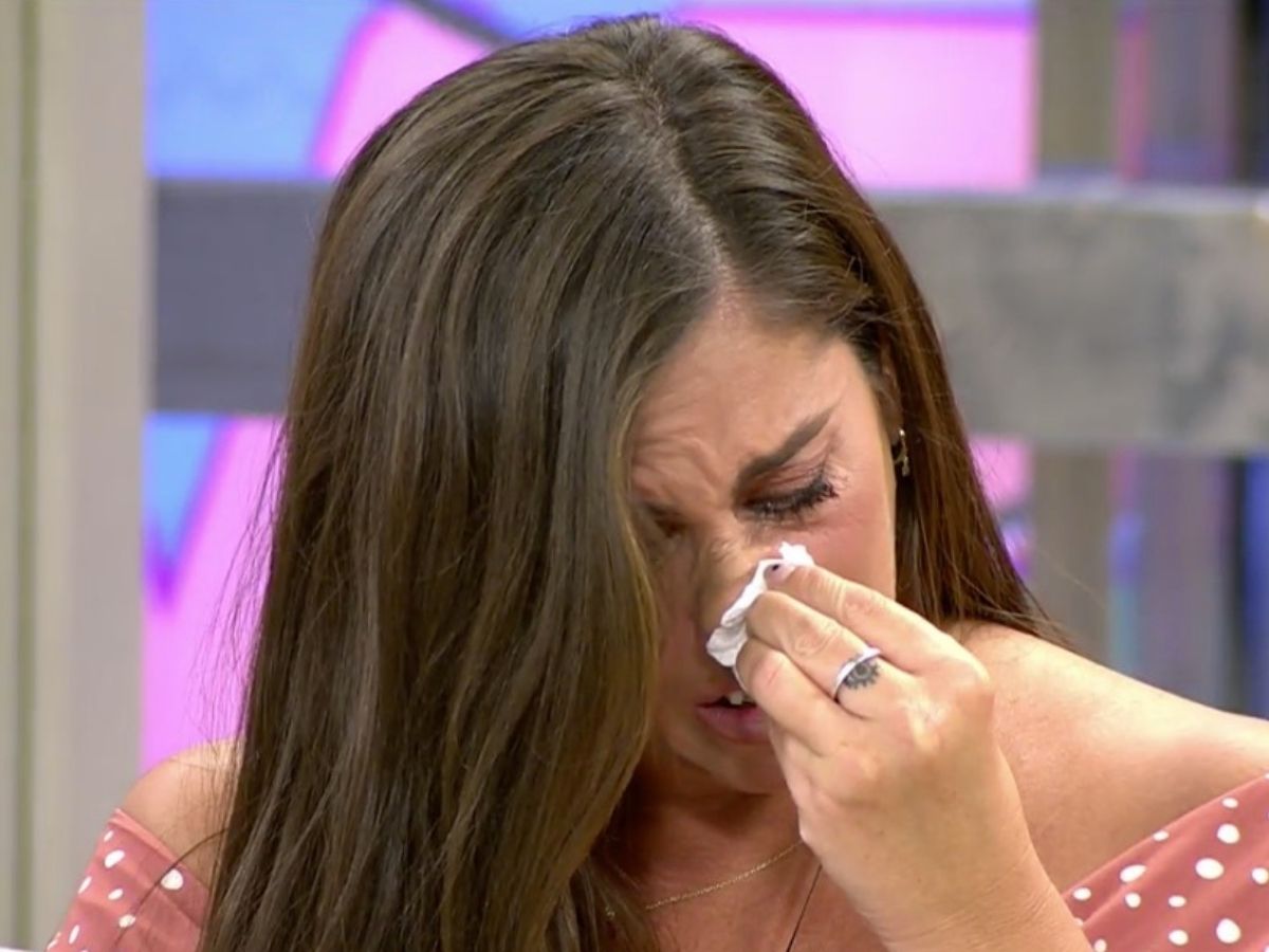 Anabel Pantoja rompe en llanto tras los reproches de Irene Rosales en directo