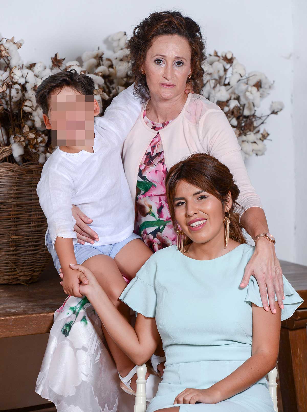 Estas son las fotos del peor día de Chabelita Pantoja: el bautizo de su hijo
