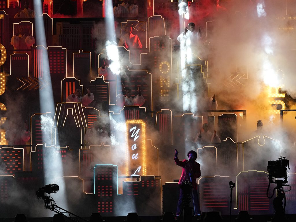 The Weeknd arrasa en la Super Bowl: así fue su actuación de los 7 millones de euros