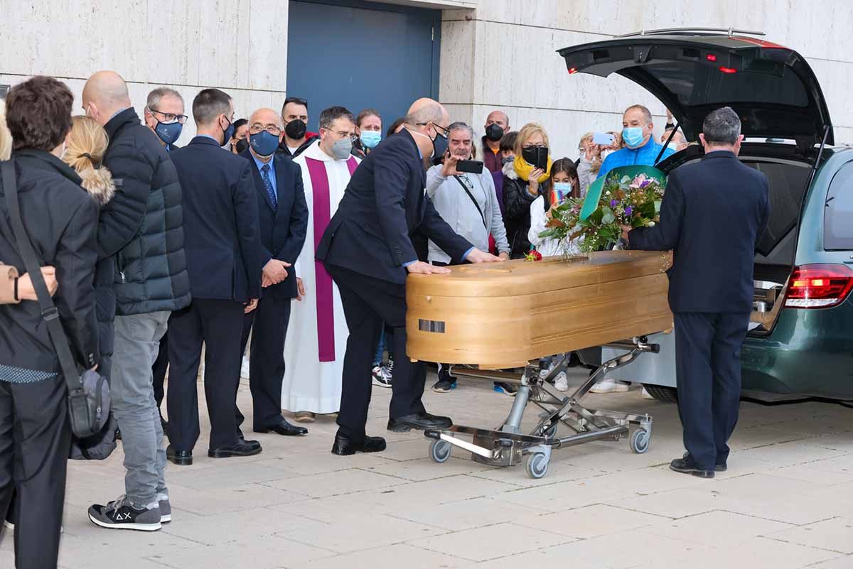 Departure of Alex Casademunt's coffin from the funeral home, March 4, 2020