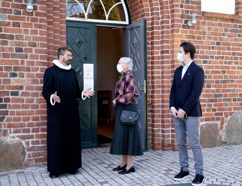 Christian de Dinamarca prepara su Confirmación con su abuela la reina