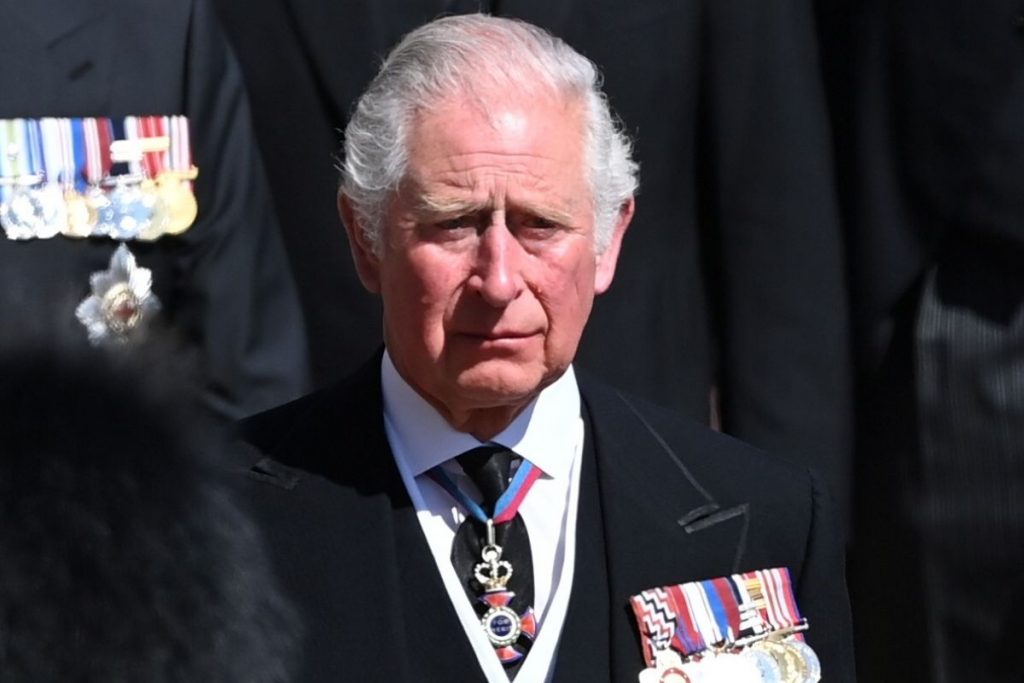 Las lágrimas de Carlos de Inglaterra en la despedida a su padre, Felipe de Edimburgo