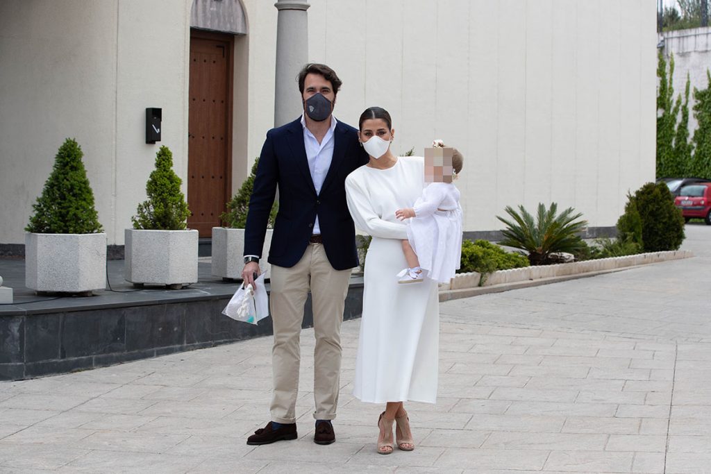 Elena Tablada y Javier Ungría celebran el bautizo de su hija Camila