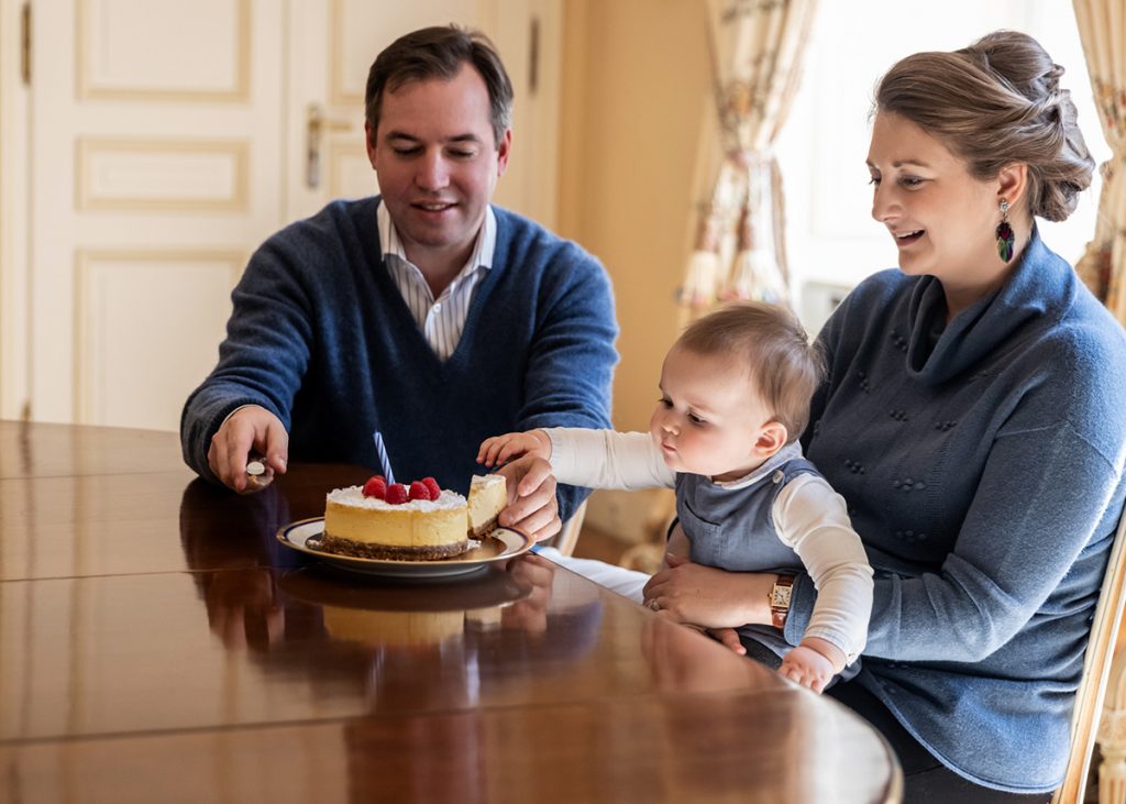 Charles de Luxemburgo cumple 1 año ¡y es adorable!: sus nuevas fotos, su tarta, su árbol...