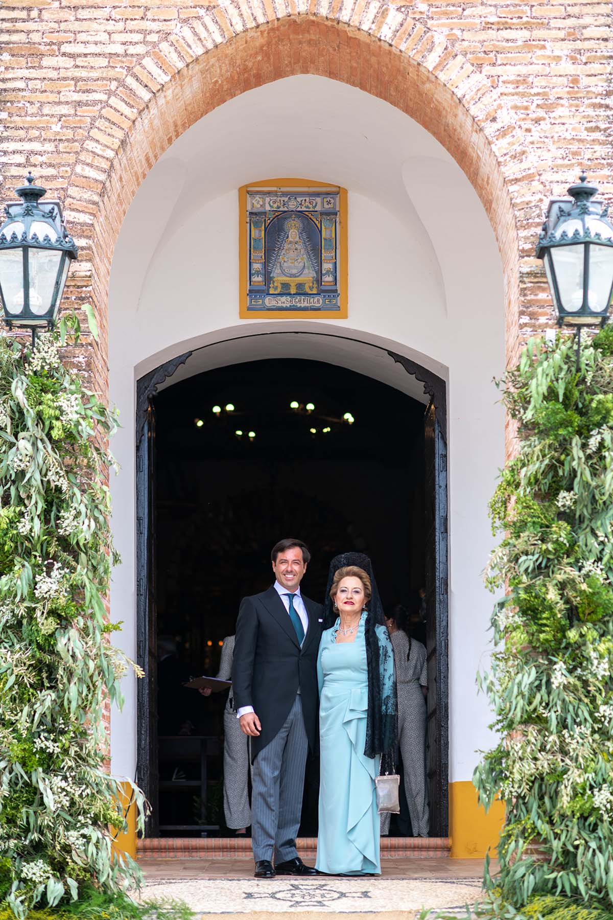 Ernesto Novales y su madre, Nieves González Conde