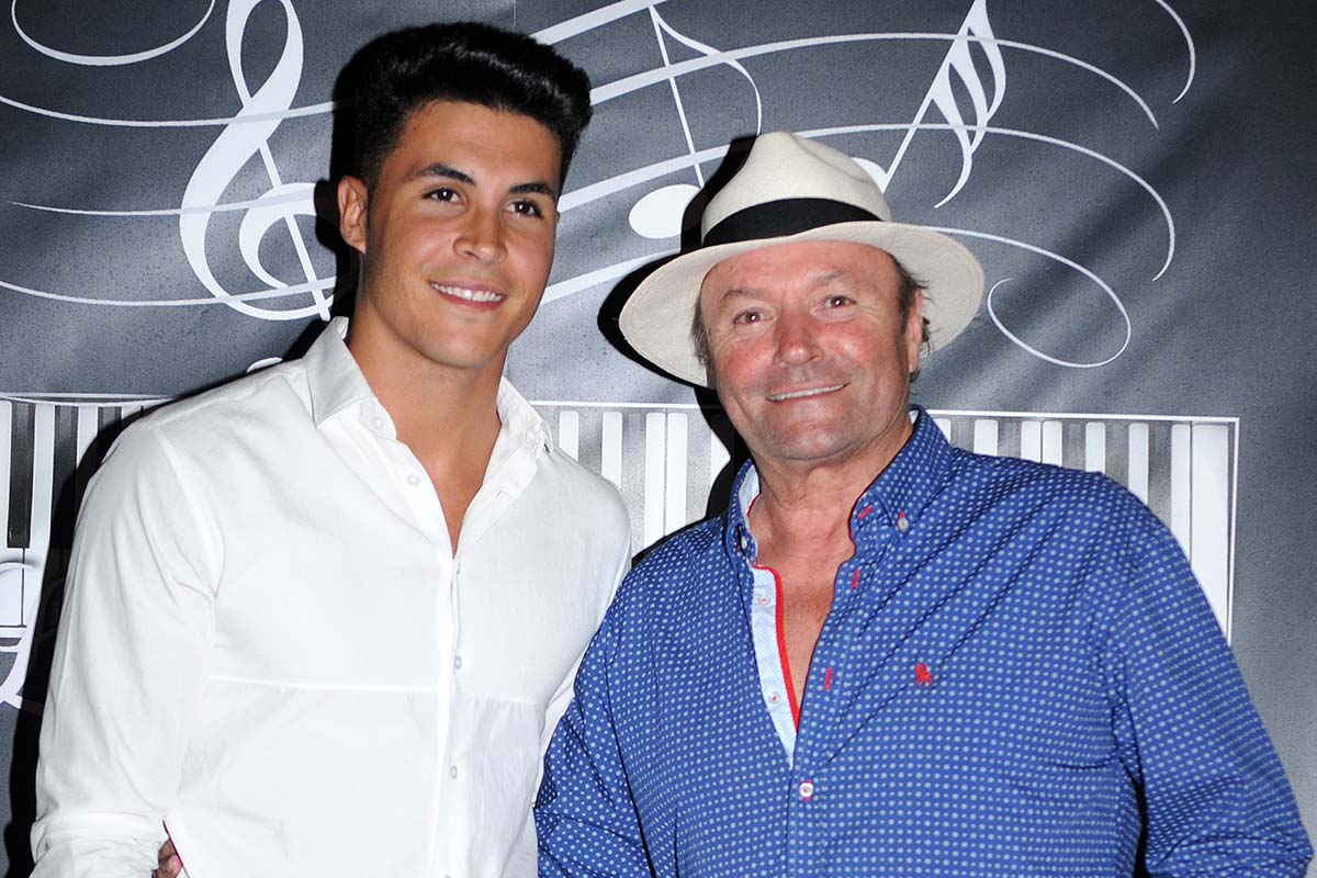 Kiko Jimenez and Amador Mohedano during a public event in Chipiona on Sunday 02 August 2015