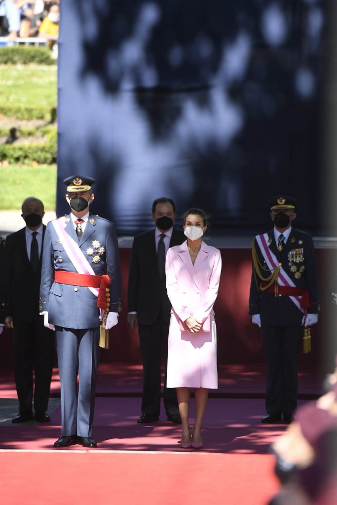 Foto a foto: Los reyes Felipe y Letizia presiden el desfile por el Día de las Fuerzas Armadas