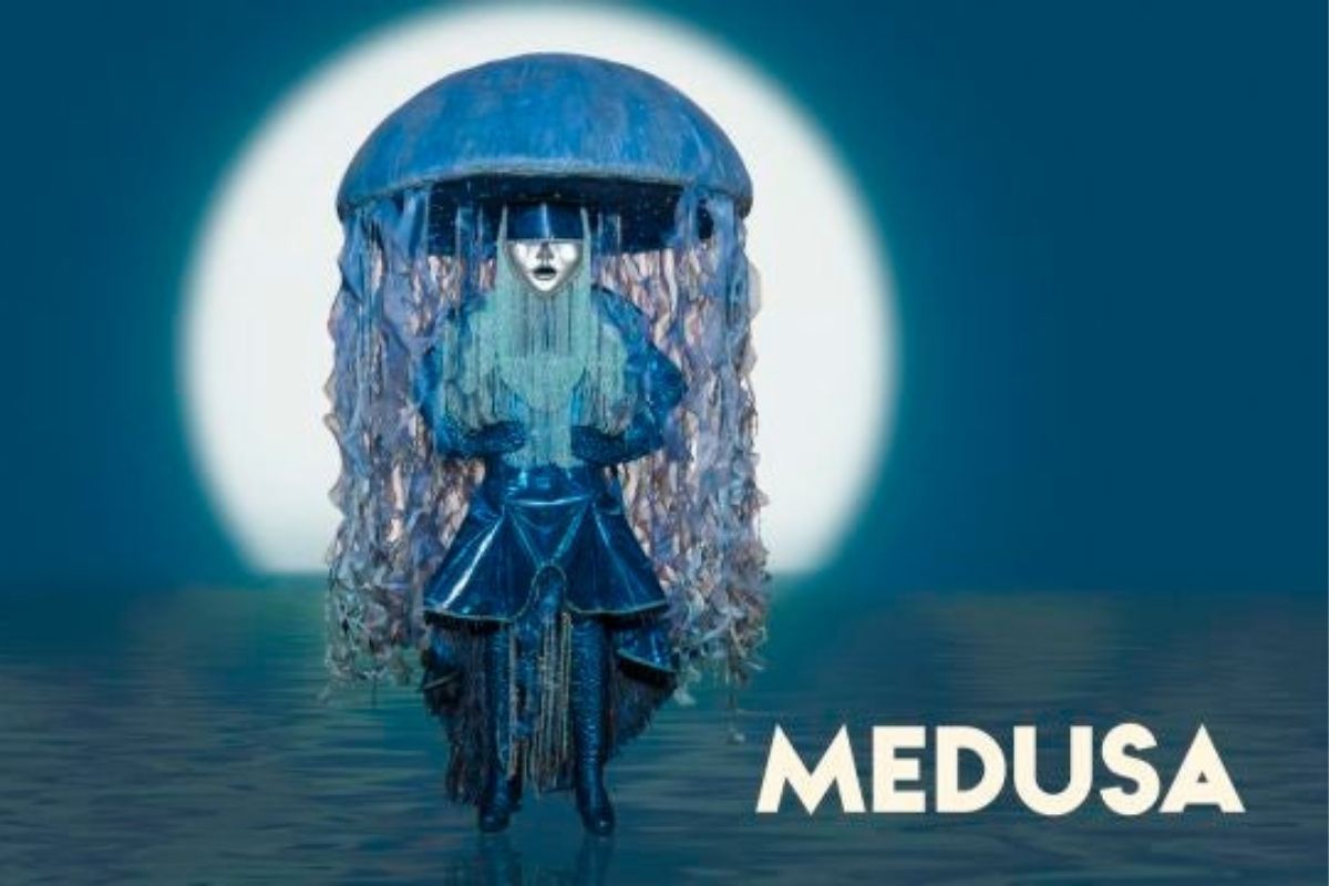 medusa mask singer