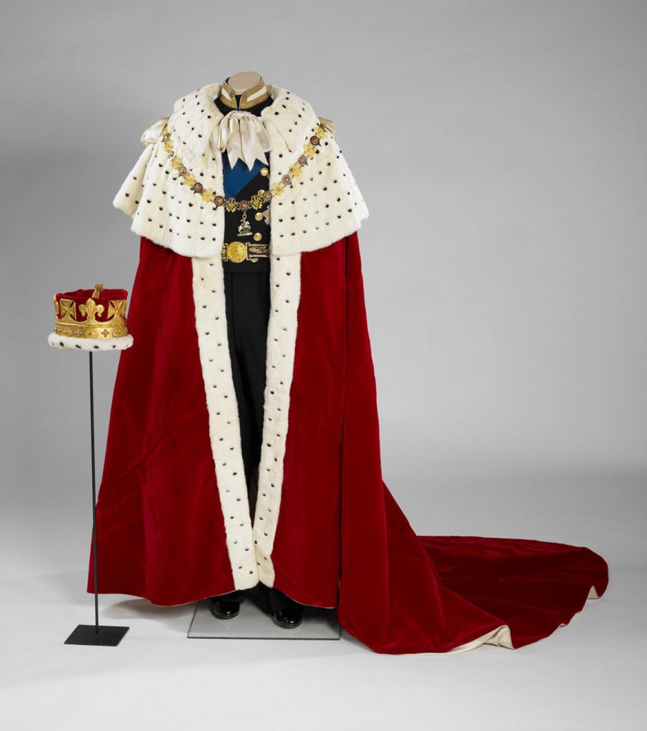 Su capa de armiño, su diario... El duque de Edimburgo revive en una nueva exposición en Windsor