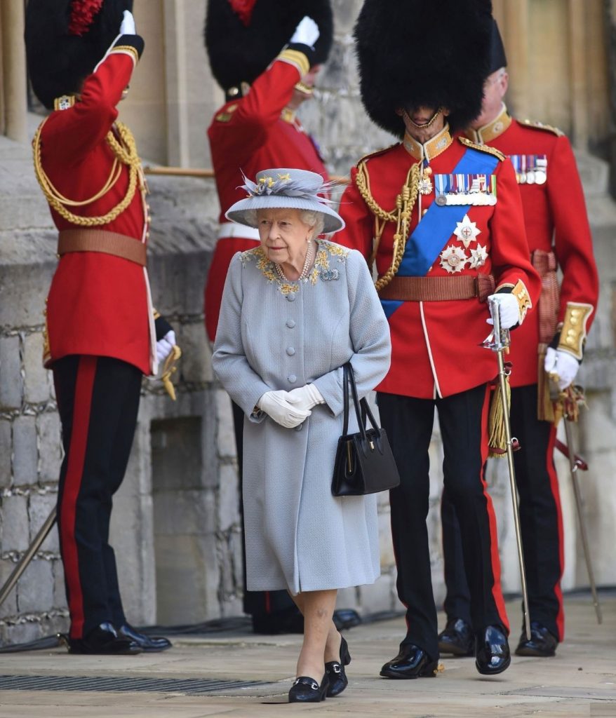 La reina Isabel II preside el 'Trooping the Colour', el primero sin el duque de Edimburgo