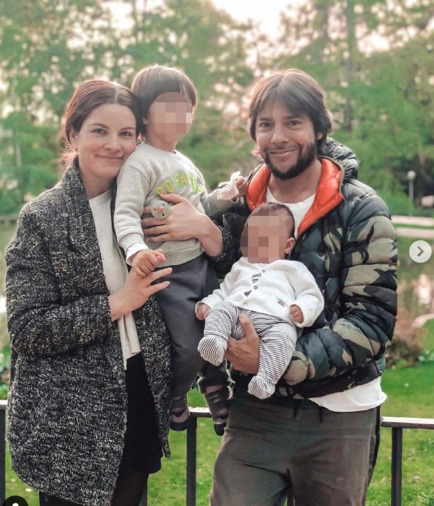 Joaquín Cortés y Mónica Moreno celebran el alta hospitalaria de su hijo: “Al fin en casa”