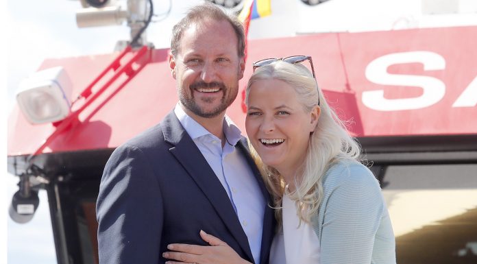 Mette-Marit de Noruega rememora su historia de amor por su 20 aniversario: "Haakon se ha vuelto más dulce al estar conmigo"