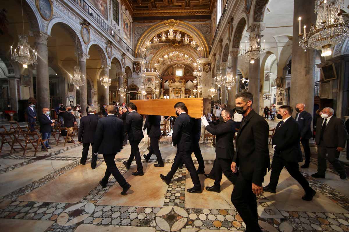 Así ha sido el funeral de Raffaella Carrà en el que Italia se despide de ella para siempre