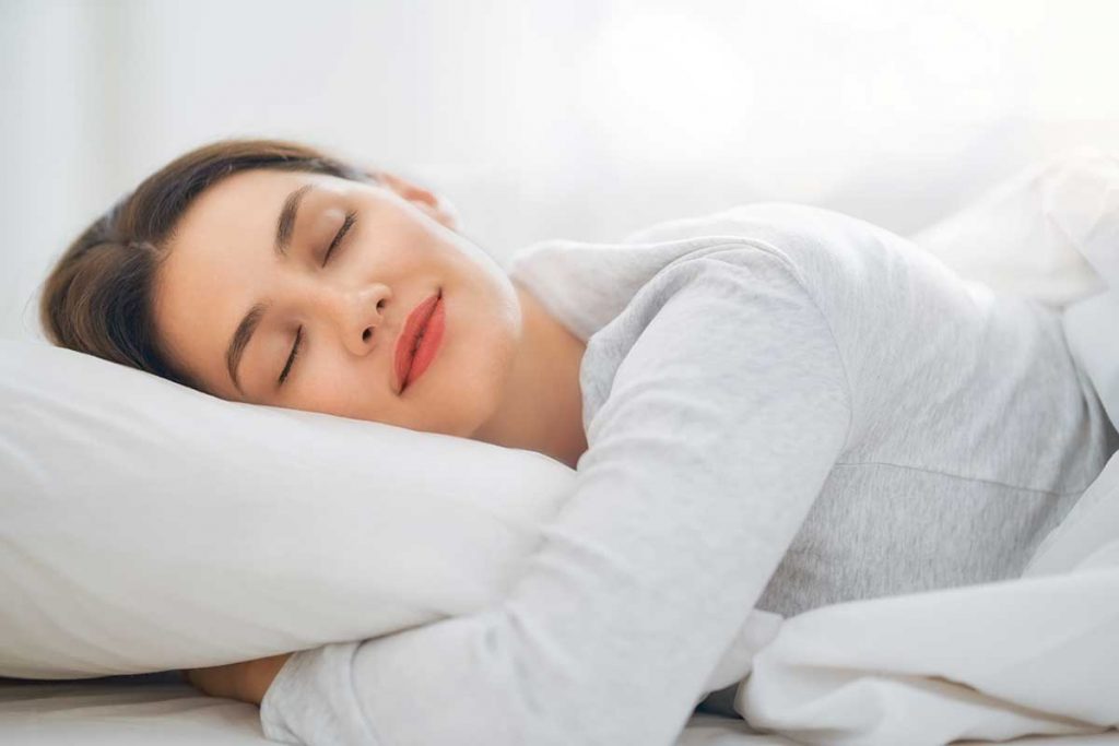 Dormir bien rejuvenece y es un gran aliado para nuestro rostro