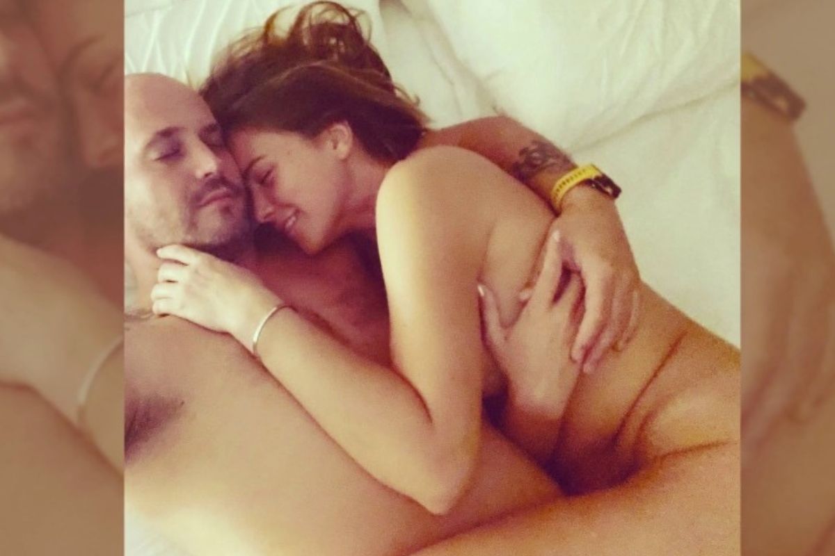 Críticas a María Jesús Ruiz por posar desnuda en la cama con su novio