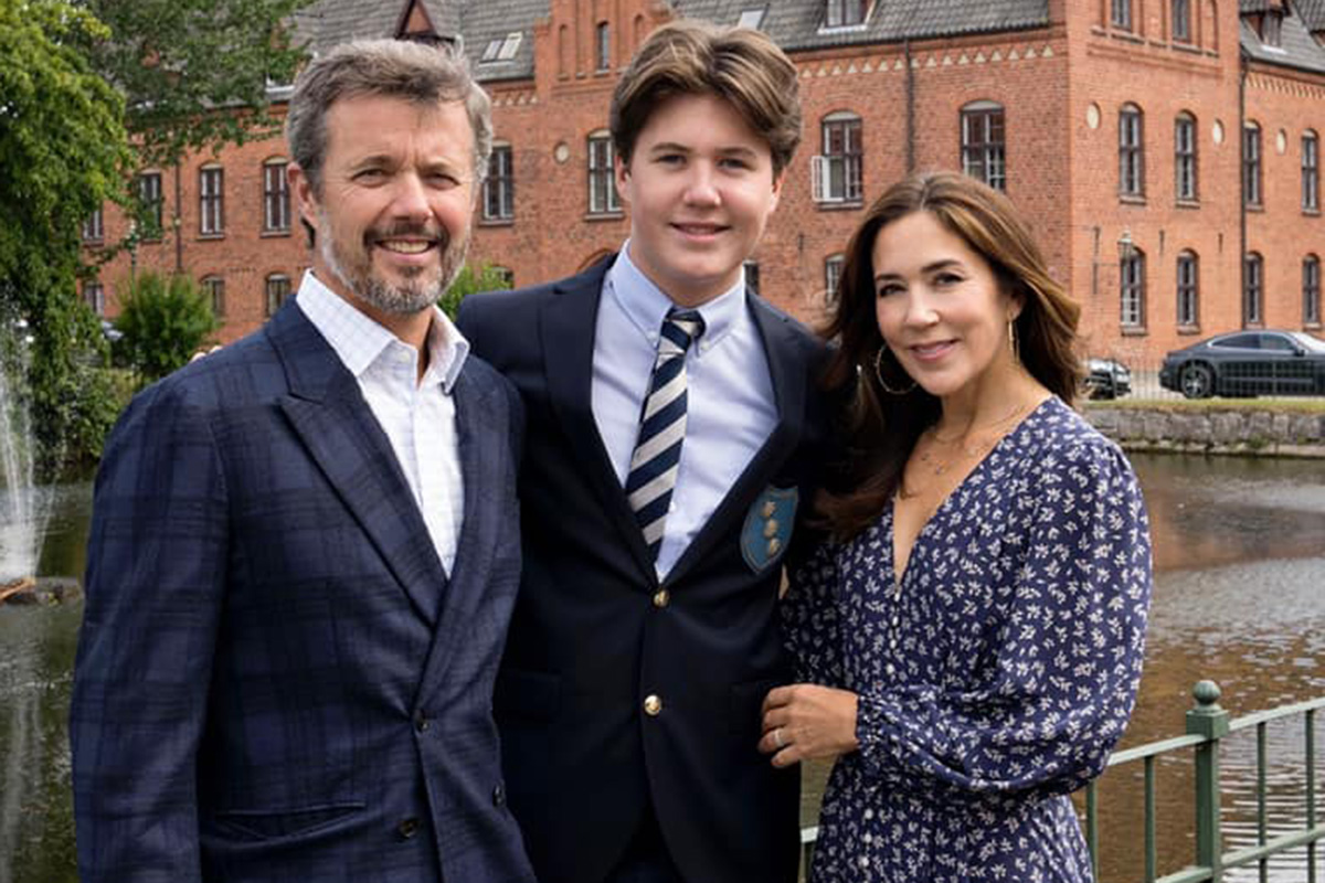 El príncipe Christian, con sus padres