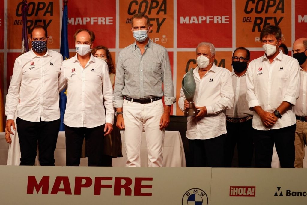Felipe VI entrega los premios de la Copa del Rey de Vela
