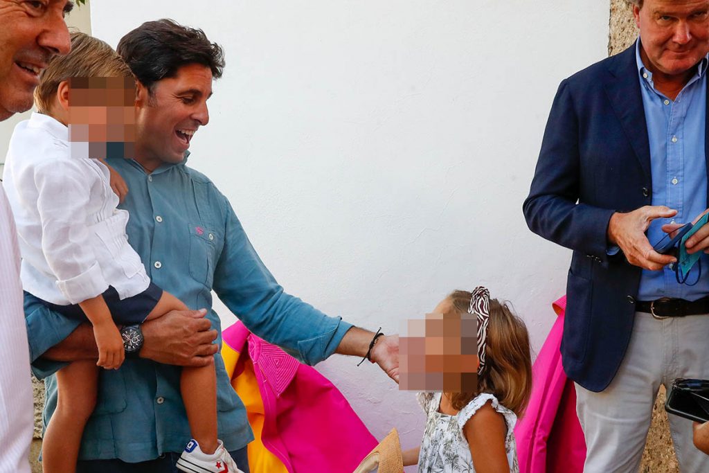 Francisco Rivera disfruta junto a sus tres hijos de los festejos previos a la Goyesca