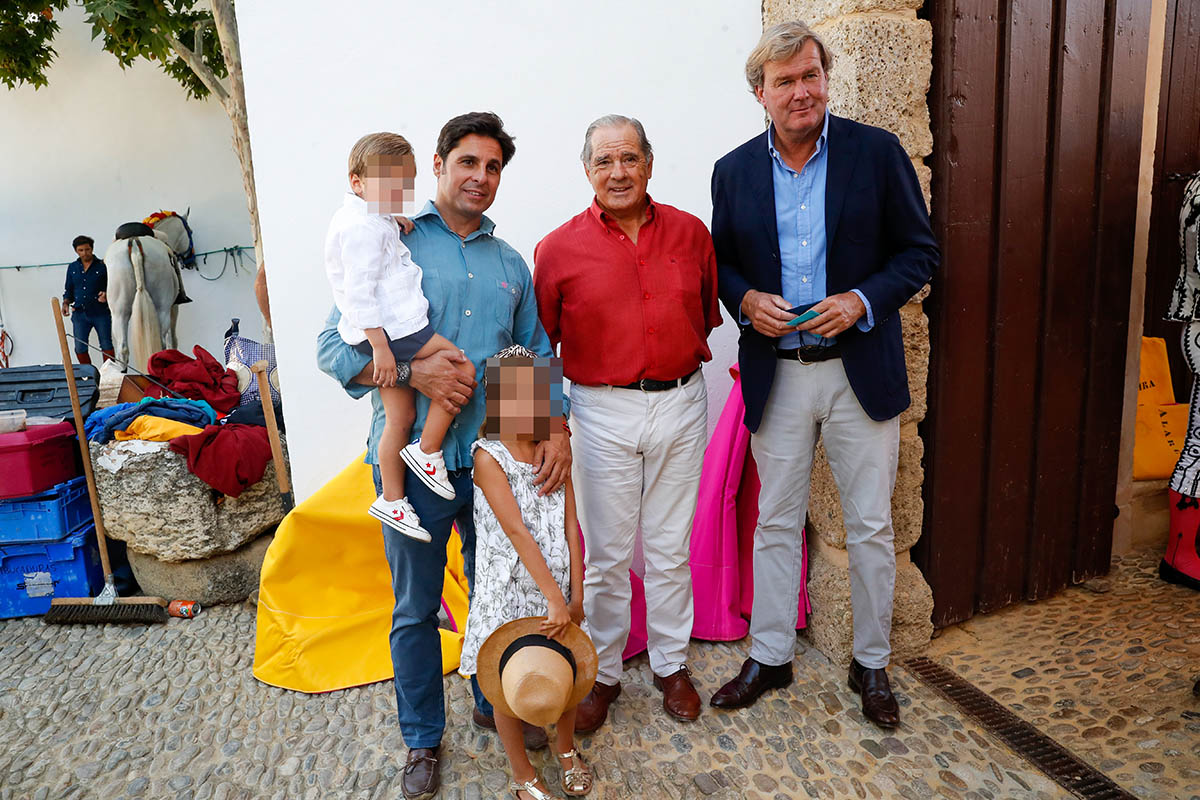 Francisco Rivera OrdoÃ±ez con sus hijos Francisco y Carmen durante corrida de rejones perteneciente a la Feria de Pedro Romero 2021 en Ronda. 04/09/2021