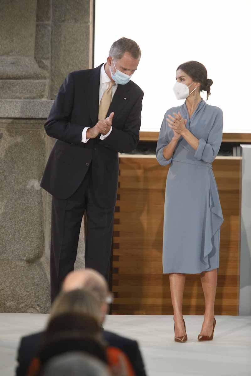 Los Reyes Felipe VI y Letizia repiten complicidad y romanticismo en los Premios Nacionales de Cultura
