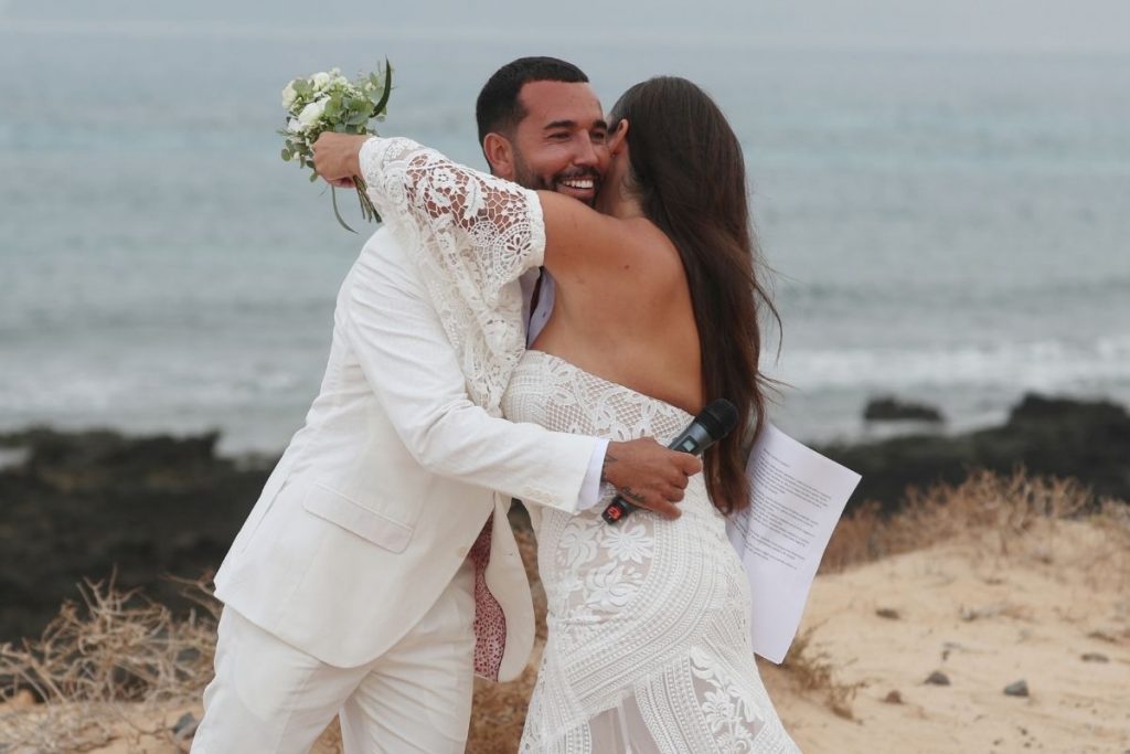Los pequeños gestos de amor entre Anabel Pantoja y Omar Sánchez durante su boda