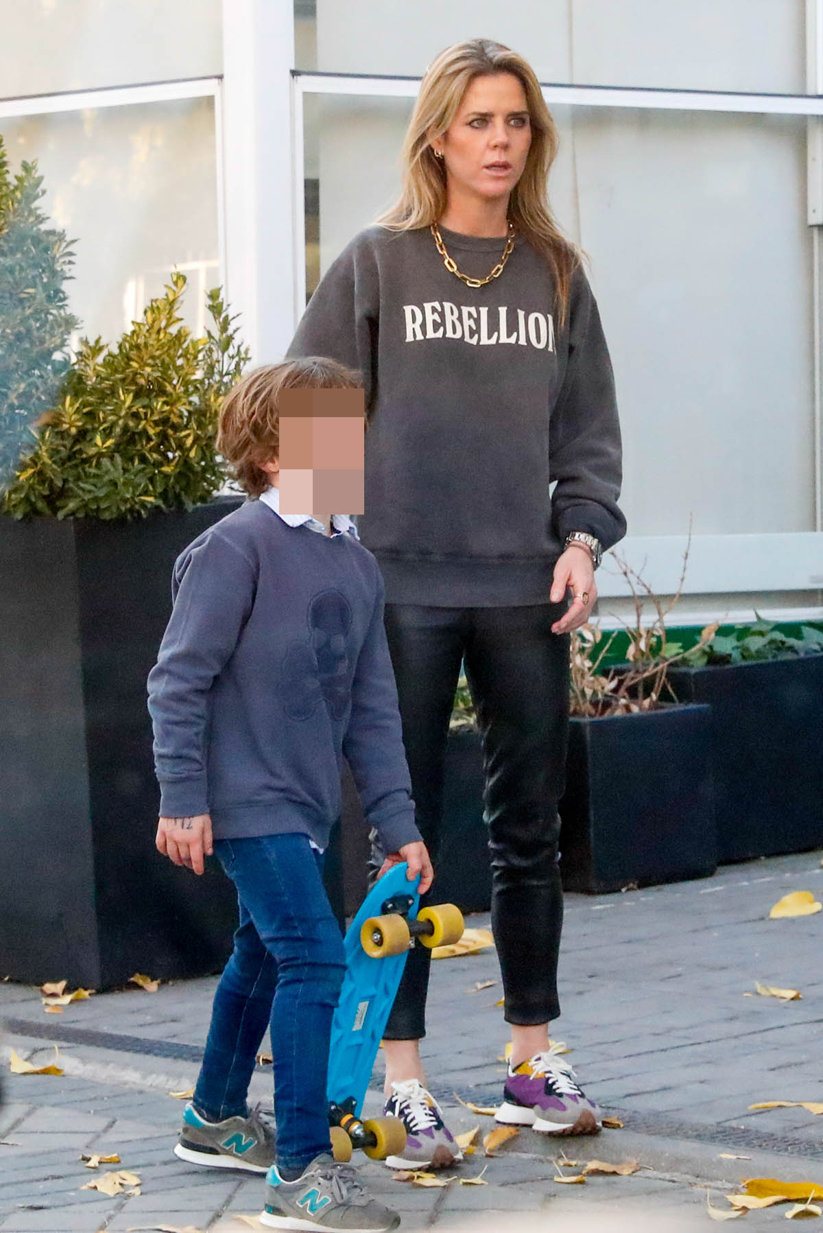 Amelia Bono and son in madrid, November 21 2021.