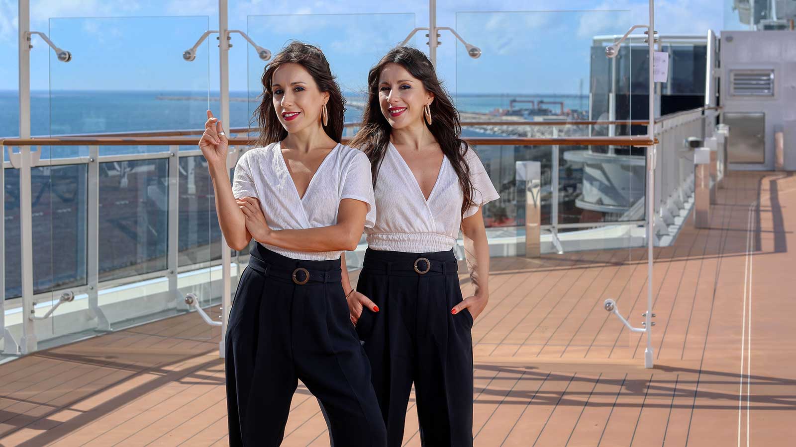 Cristina y Marisa, las camareras gemelas de 'First Dates': “Quisieron buscarnos pareja, pero dijimos que no”
