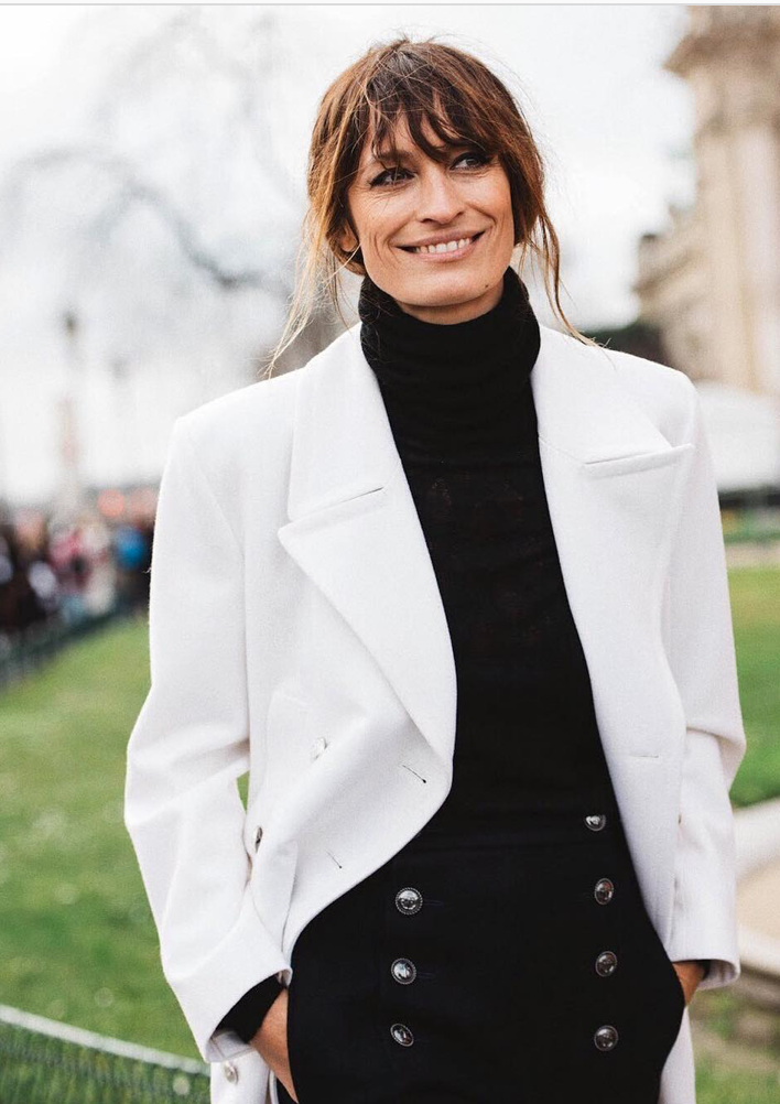 Este abrigo blanco de Sara Carbonero es todo lo que necesitas para ir elegante