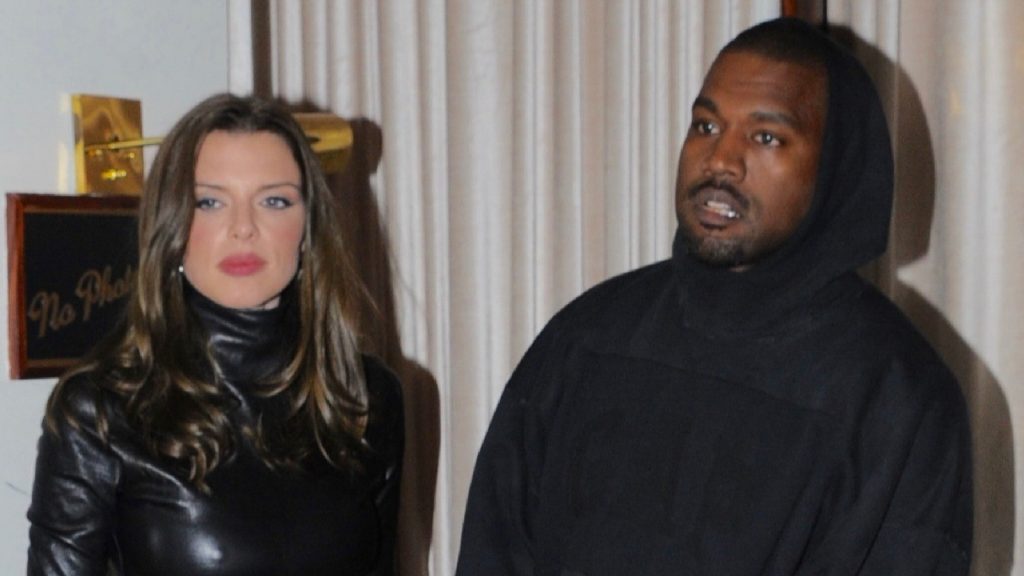 Kanye West se cuela en una fiesta de Kim Kardashian para su hija Chicago