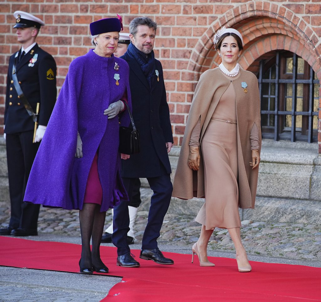 La princesa Mary, la mejor escudera de la reina Margarita de Dinamarca en su Jubileo de Oro