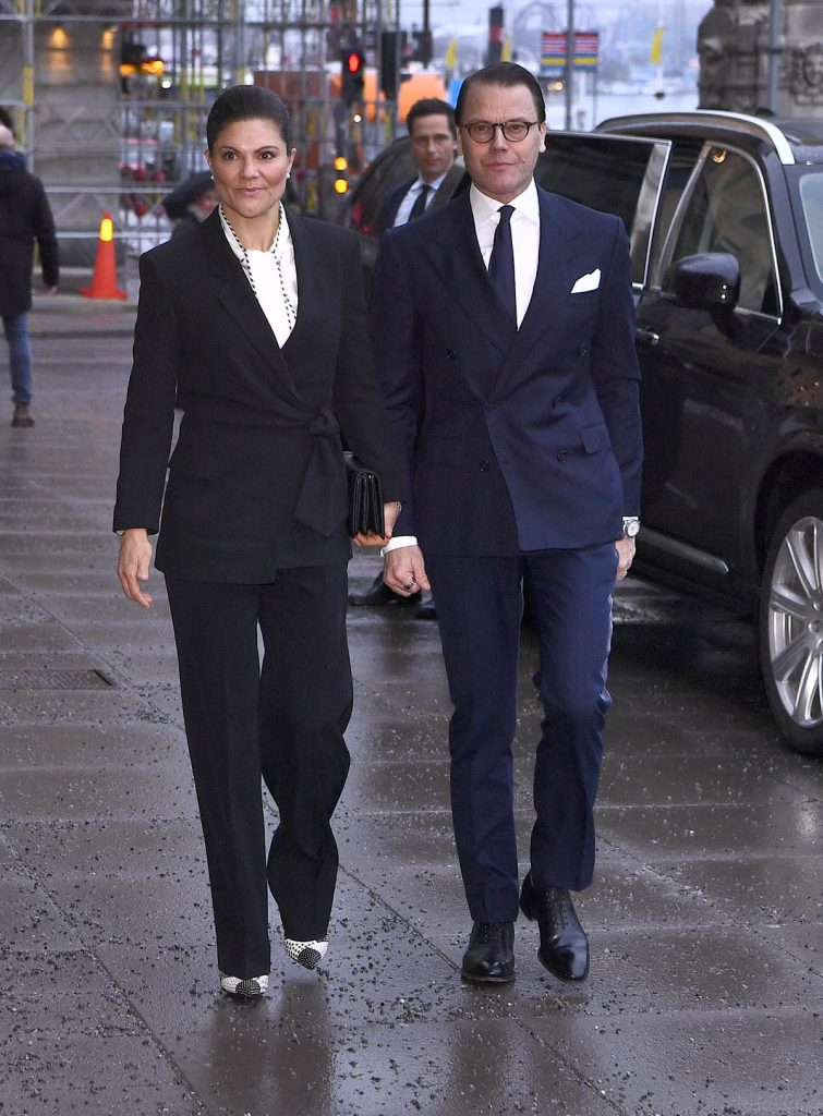 Victoria de Suecia lleva el traje de chaqueta perfecto para una 'royal'