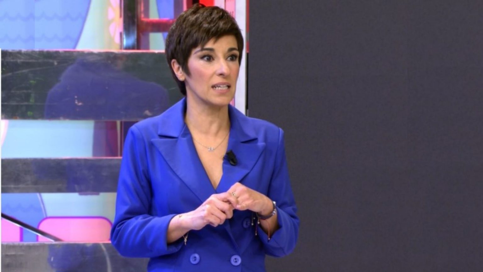 Adela González se estrena como presentadora de 'Sálvame': así ha sido su correcto debut