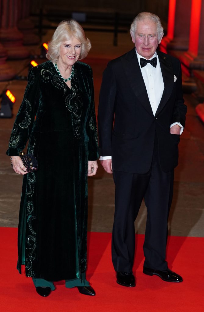 Camilla y Carlos de Inglaterra reaparecen triunfantes: ¡ahora todos quieren a la duquesa!