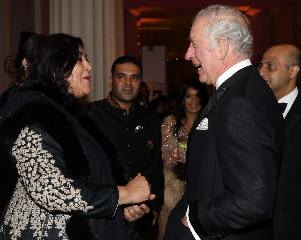 El príncipe Carlos, positivo por covid horas después de ir a una gala sin restricciones