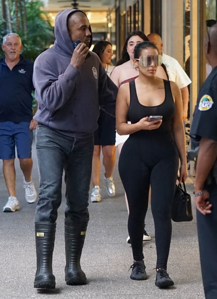Kanye West se va de compras con Chaney Jones, la doble de Kim Kardashian