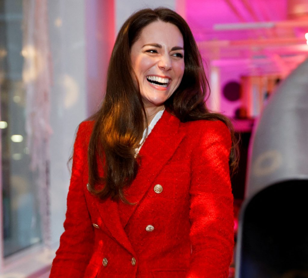 La nueva lección de estilo de Kate Middleton con el abrigo de pata de gallo que no pasa de moda