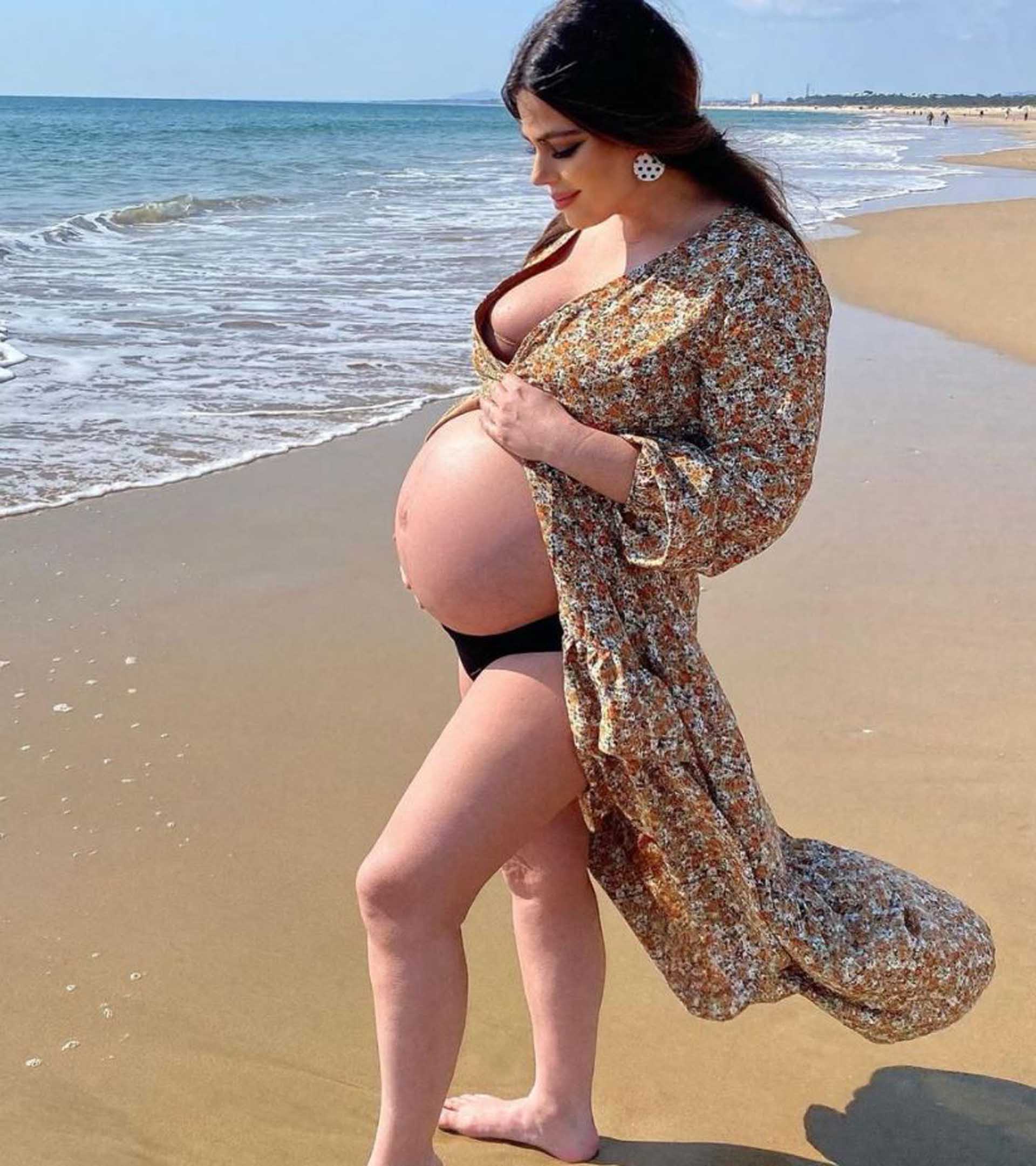 Marisa Jara bañador embarazo