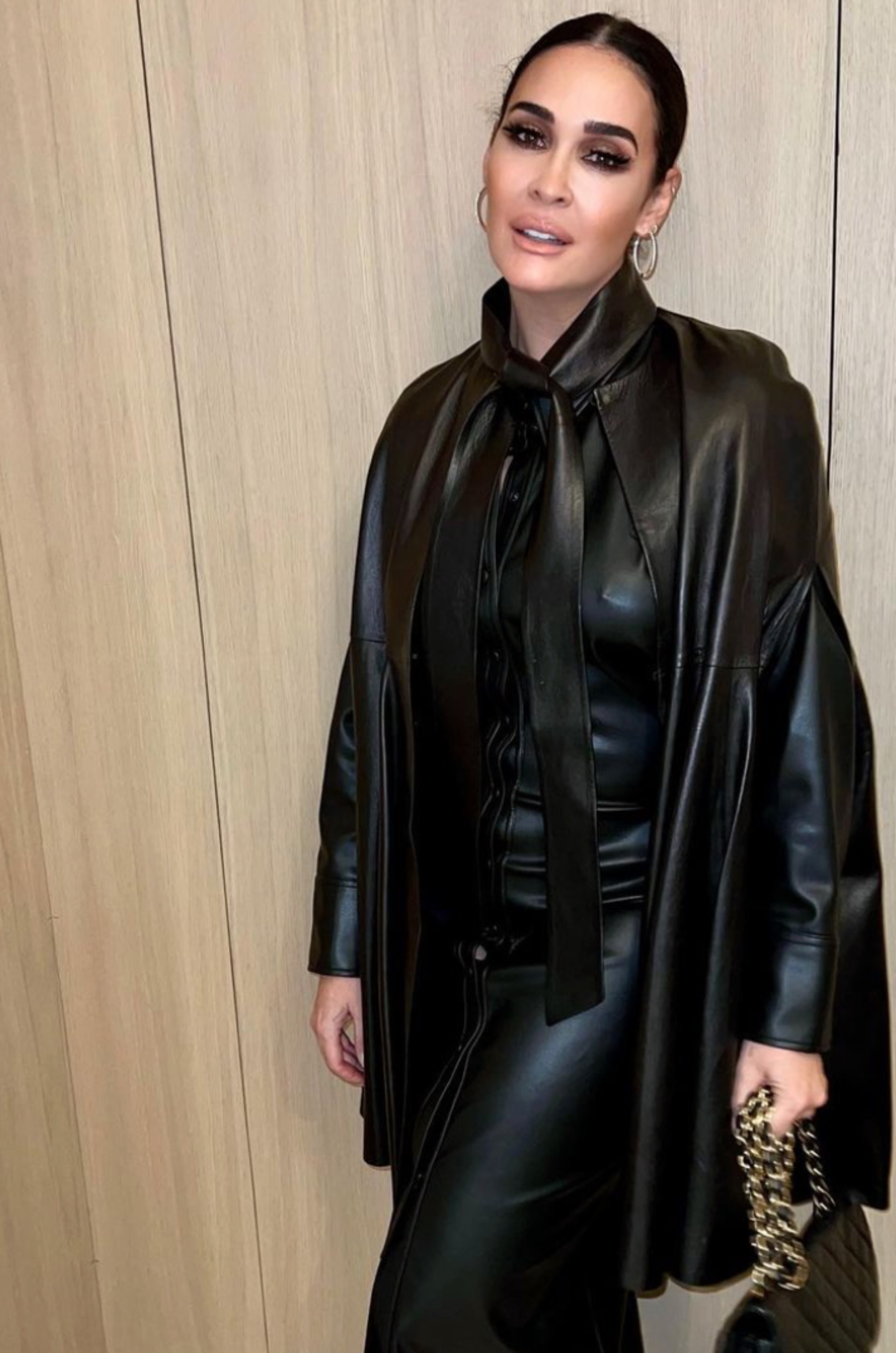 Vicky Martín Berrocal vestido cuero negro