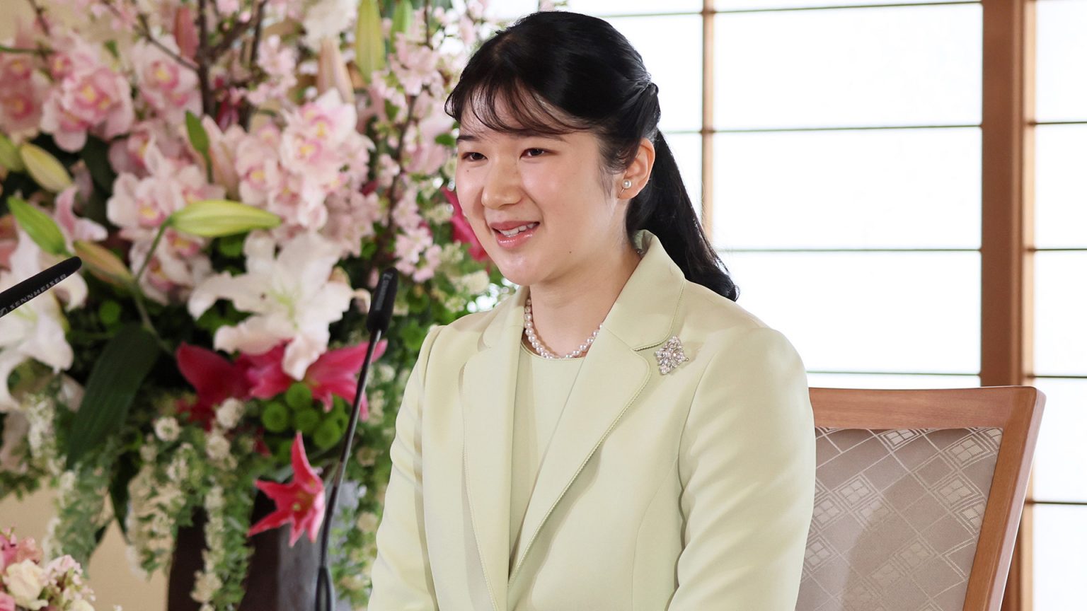 Aiko de Japón habla por primera vez en su debut (con perlas) como mujer adulta
