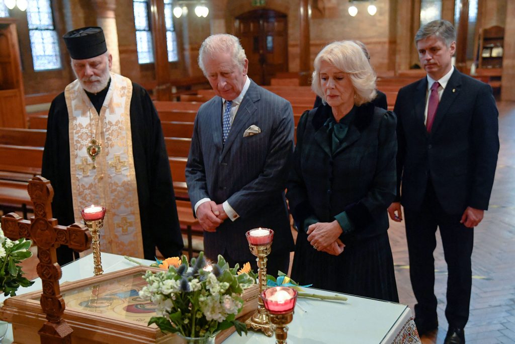 Las lágrimas de Camilla por Ucrania... y su cuantiosa donación privada a la causa
