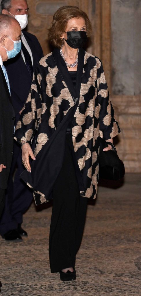 El original kimono de la Reina Sofía con el que empieza sus vacaciones en Mallorca