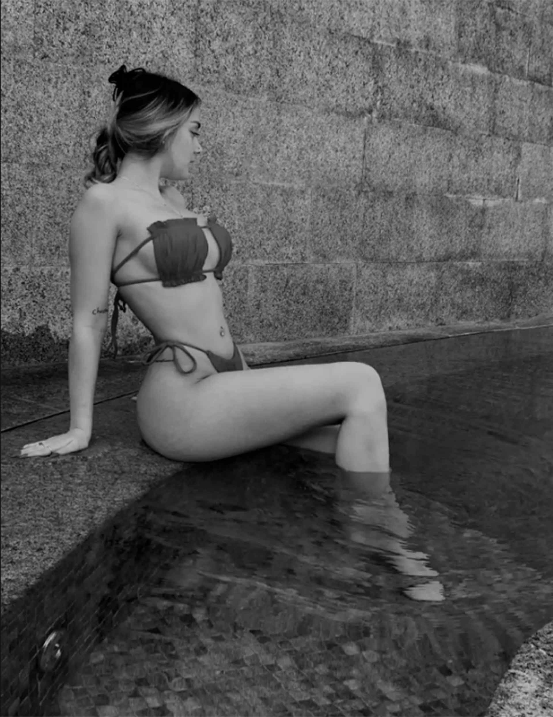 Julia-Janeiro-bikini