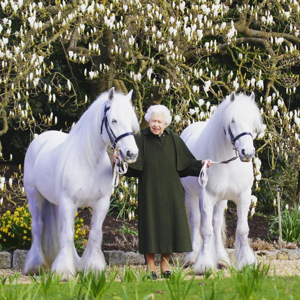 La nueva foto de la reina Isabel para celebrar su 96 cumpleaños (acallando rumores)