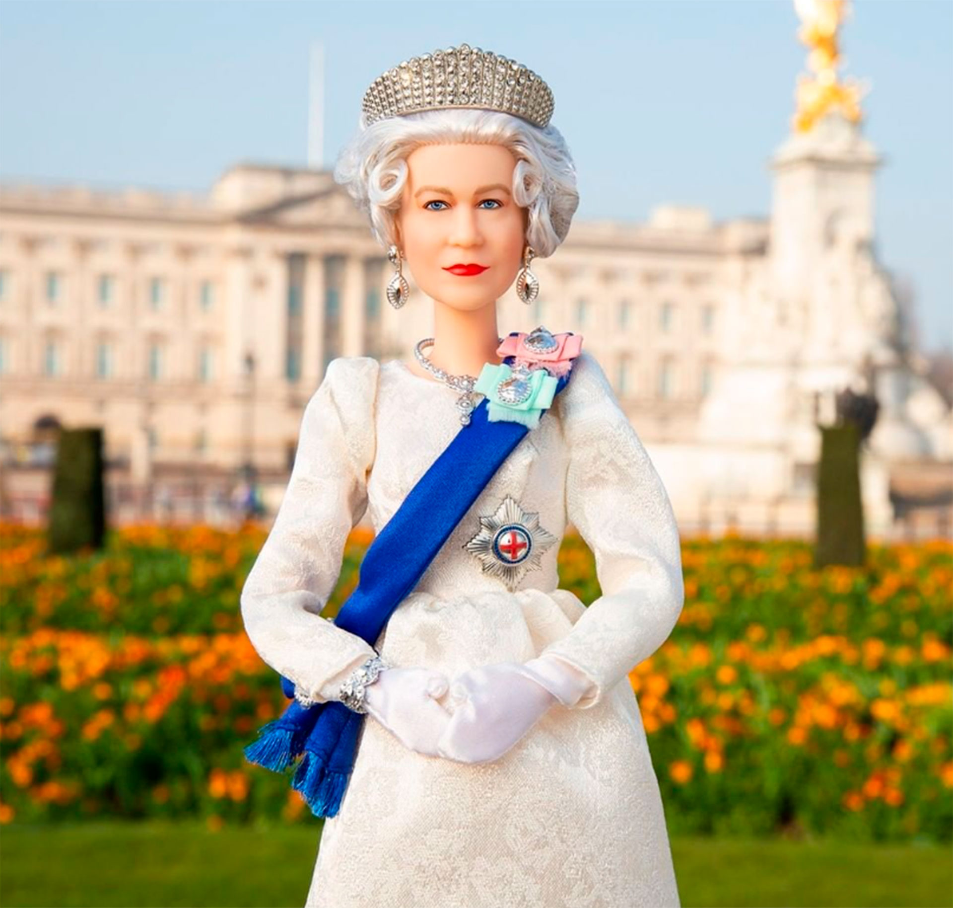 La reina Isabel II ya tiene su doble en versión Barbie