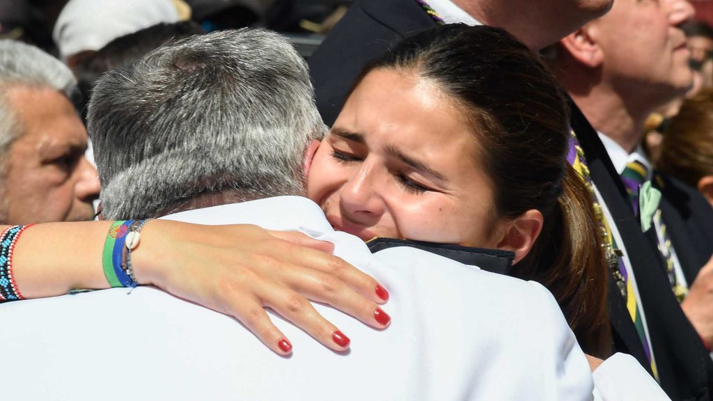Tana Rivera, rota en lágrimas, en un emotivo acto de la Semana Santa
