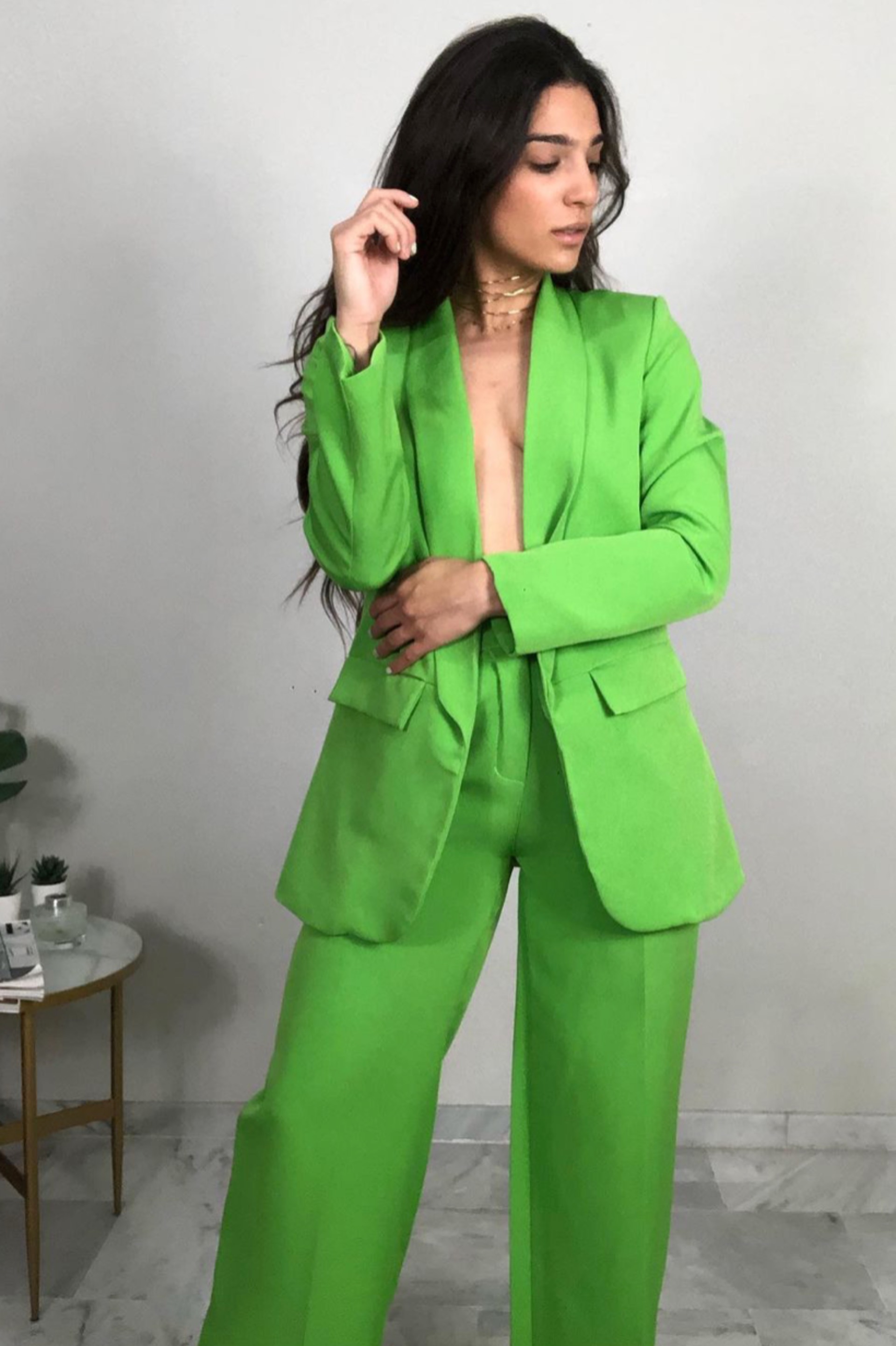Raquel Bollo traje verde
