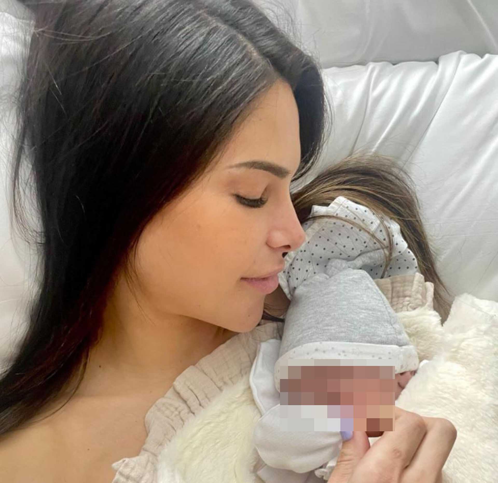 Carla Barber publica la primera foto junto a su bebé, Bastián